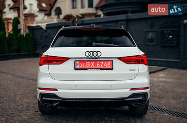 Внедорожник / Кроссовер Audi Q3 2022 в 