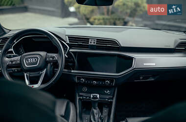 Внедорожник / Кроссовер Audi Q3 2022 в 