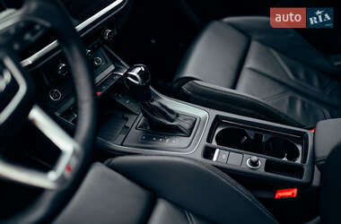 Внедорожник / Кроссовер Audi Q3 2022 в 