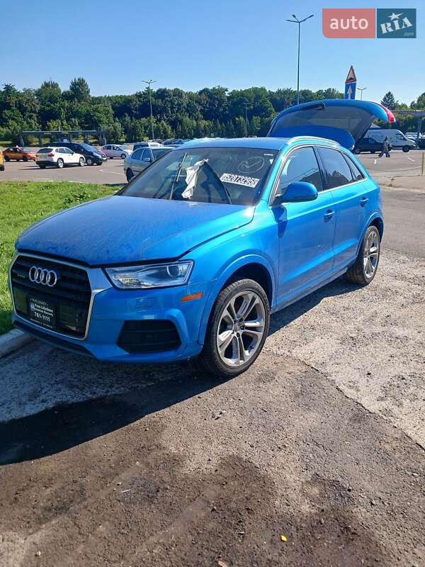 Внедорожник / Кроссовер Audi Q3 2015 в 
