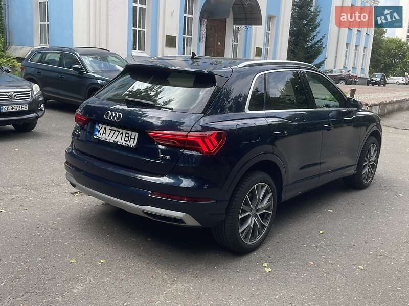 Внедорожник / Кроссовер Audi Q3 2019 в Киеве