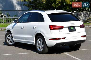Внедорожник / Кроссовер Audi Q3 2017 в 