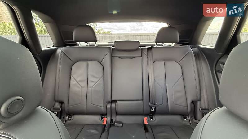 Внедорожник / Кроссовер Audi Q3 2021 в Киеве