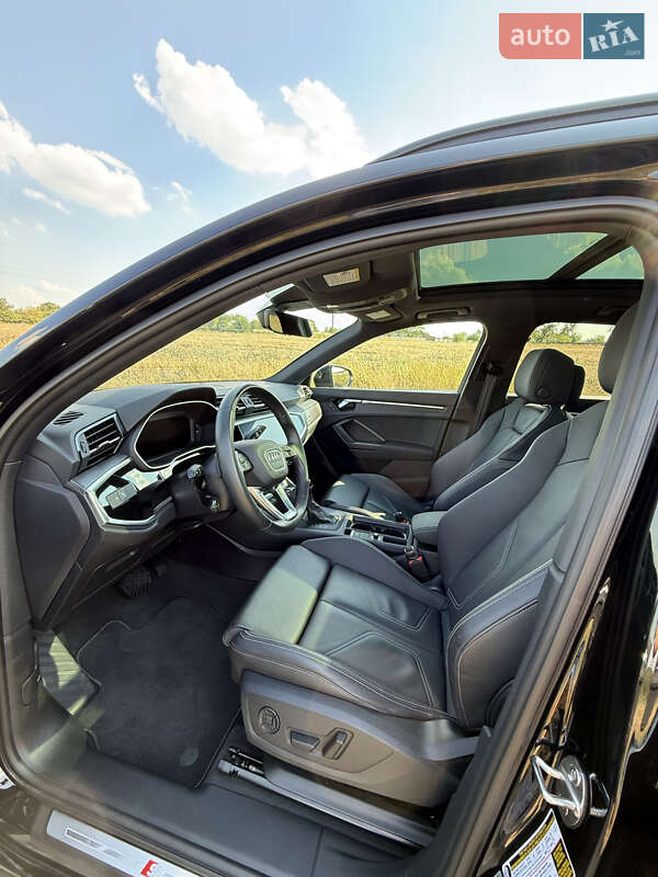 Внедорожник / Кроссовер Audi Q3 2023 в Днепре
