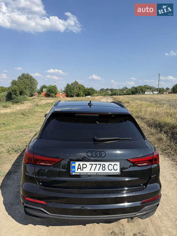 Позашляховик / Кросовер Audi Q3 2023 в Дніпрі