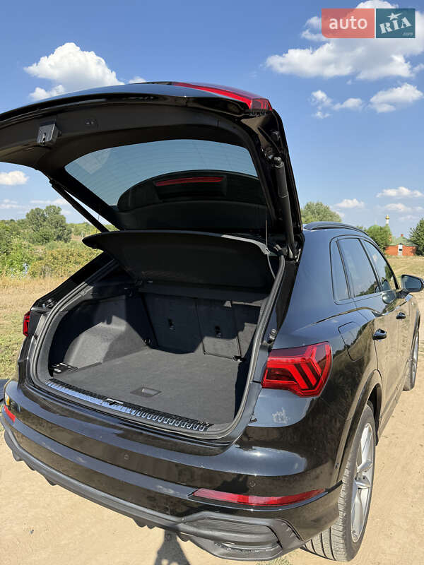 Внедорожник / Кроссовер Audi Q3 2023 в Днепре