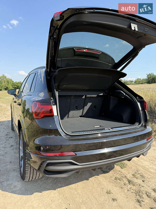 Внедорожник / Кроссовер Audi Q3 2023 в Днепре