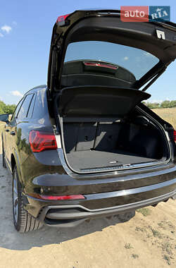 Внедорожник / Кроссовер Audi Q3 2023 в 