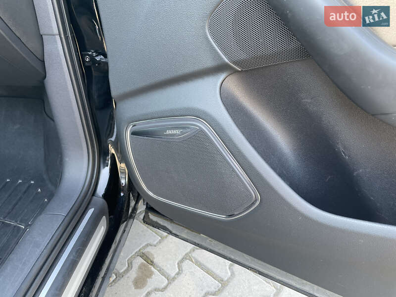 Внедорожник / Кроссовер Audi Q3 2015 в Ивано-Франковске