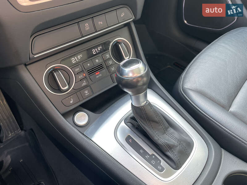 Внедорожник / Кроссовер Audi Q3 2015 в Ивано-Франковске