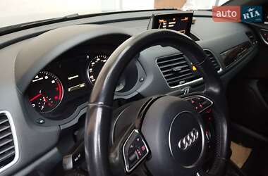 Внедорожник / Кроссовер Audi Q3 2016 в 