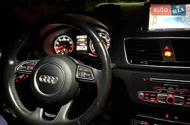Внедорожник / Кроссовер Audi Q3 2015 в 