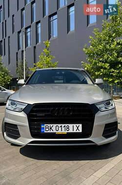 Внедорожник / Кроссовер Audi Q3 2016 в 
