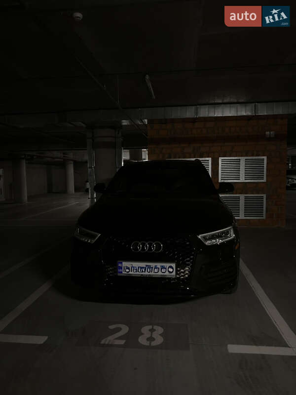 Внедорожник / Кроссовер Audi Q3 2017 в Киеве