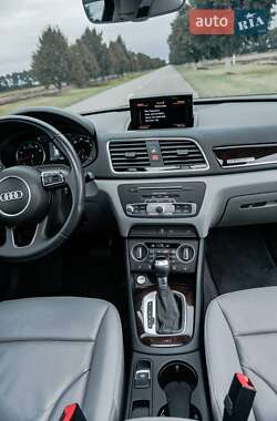 Внедорожник / Кроссовер Audi Q3 2016 в 