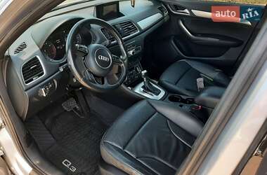 Внедорожник / Кроссовер Audi Q3 2016 в 