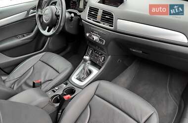 Внедорожник / Кроссовер Audi Q3 2015 в 