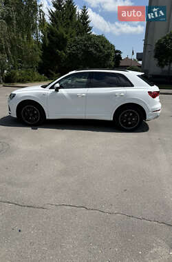 Внедорожник / Кроссовер Audi Q3 2022 в 