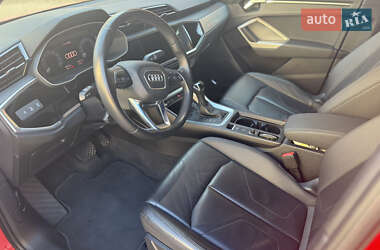 Внедорожник / Кроссовер Audi Q3 2020 в 