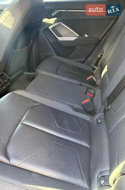 Внедорожник / Кроссовер Audi Q3 2020 в 