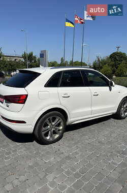 Внедорожник / Кроссовер Audi Q3 2018 в 