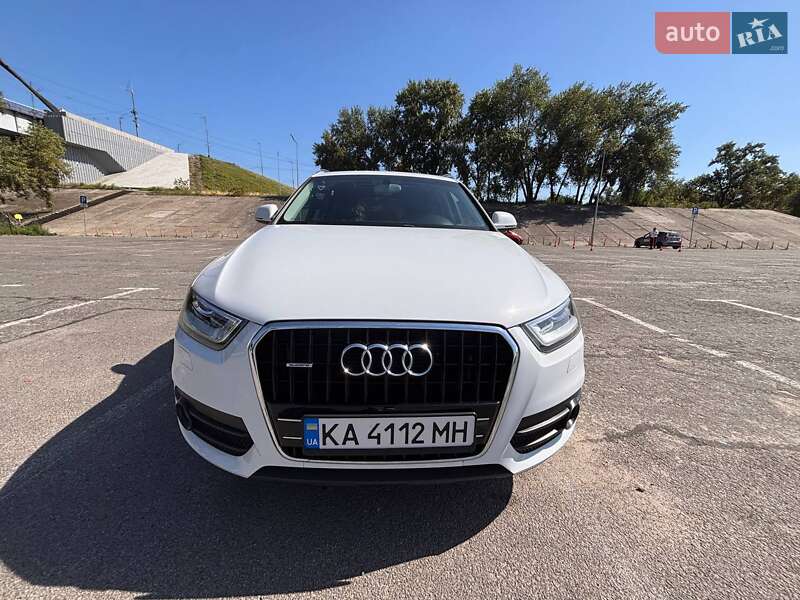 Внедорожник / Кроссовер Audi Q3 2015 в Киеве