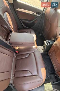 Внедорожник / Кроссовер Audi Q3 2015 в 