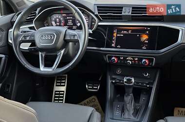 Внедорожник / Кроссовер Audi Q3 2020 в 