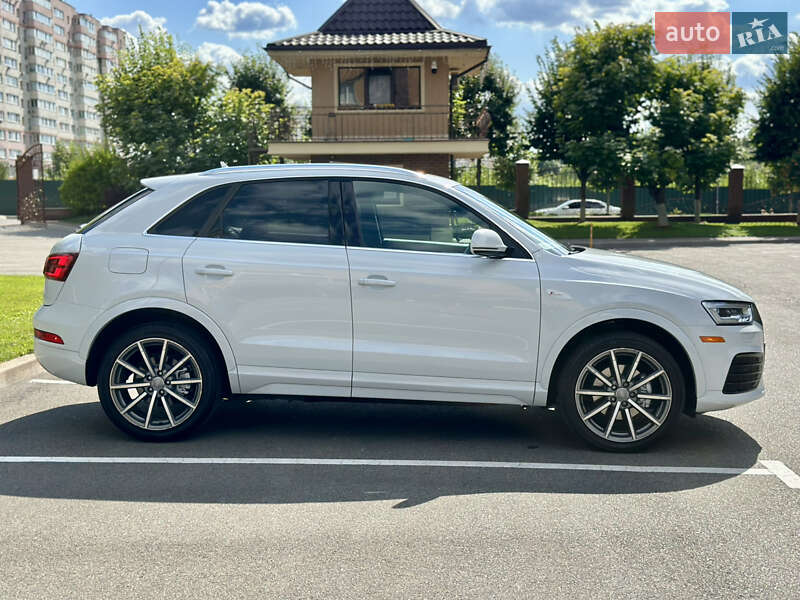 Внедорожник / Кроссовер Audi Q3 2018 в Киеве
