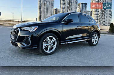 Внедорожник / Кроссовер Audi Q3 2019 в 