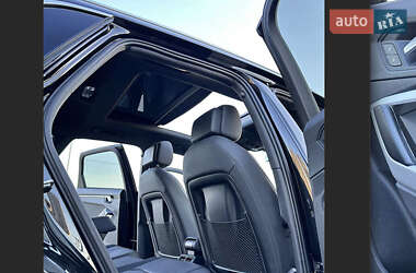 Внедорожник / Кроссовер Audi Q3 2019 в 