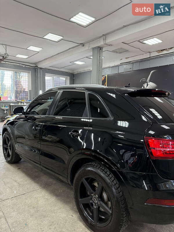 Позашляховик / Кросовер Audi Q3 2016 в Києві