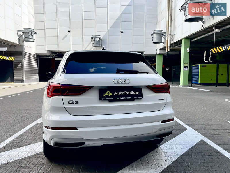 Внедорожник / Кроссовер Audi Q3 2019 в Киеве