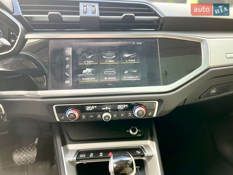 Внедорожник / Кроссовер Audi Q3 2019 в Киеве