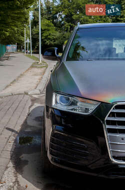 Внедорожник / Кроссовер Audi Q3 2017 в 