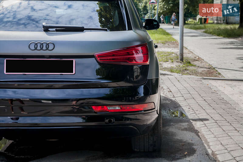 Внедорожник / Кроссовер Audi Q3 2017 в Львове