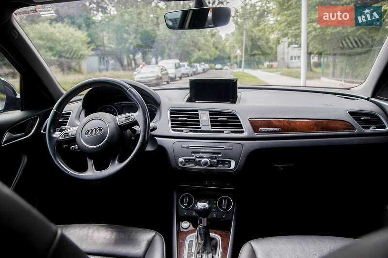 Внедорожник / Кроссовер Audi Q3 2017 в Львове