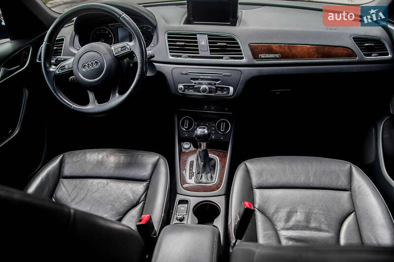 Внедорожник / Кроссовер Audi Q3 2017 в Львове