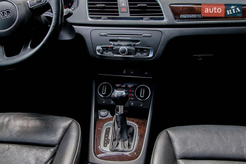 Внедорожник / Кроссовер Audi Q3 2017 в Львове