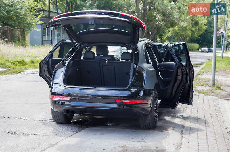 Внедорожник / Кроссовер Audi Q3 2017 в Львове