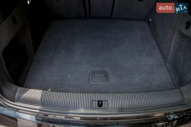 Внедорожник / Кроссовер Audi Q3 2017 в Львове