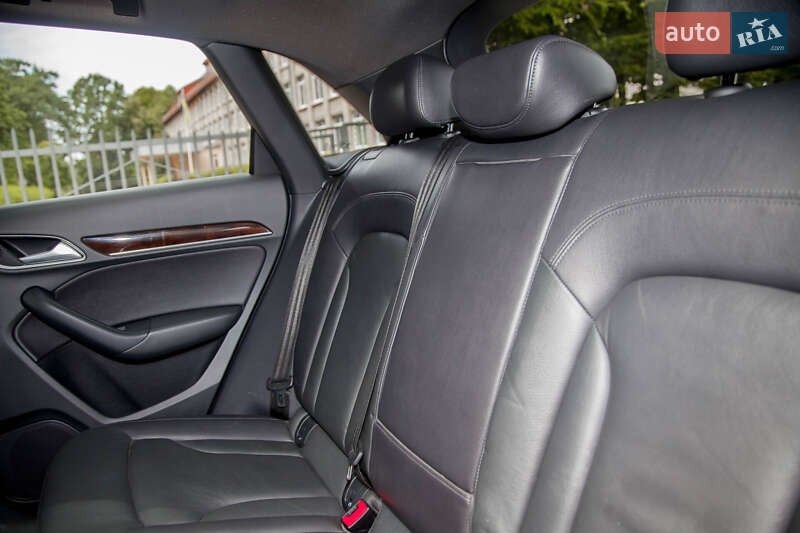 Внедорожник / Кроссовер Audi Q3 2017 в Львове