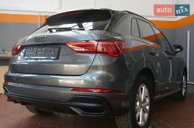 Внедорожник / Кроссовер Audi Q3 2019 в 