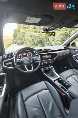 Внедорожник / Кроссовер Audi Q3 2019 в 