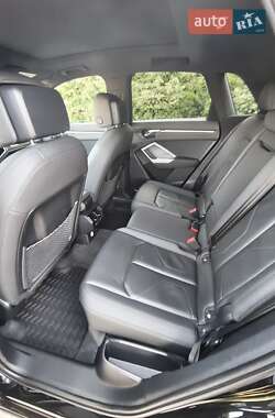 Внедорожник / Кроссовер Audi Q3 2019 в 