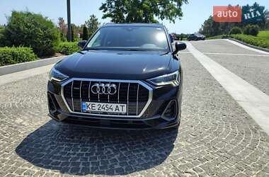 Внедорожник / Кроссовер Audi Q3 2021 в 