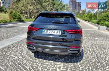 Внедорожник / Кроссовер Audi Q3 2021 в 