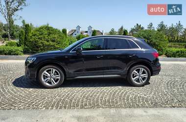 Внедорожник / Кроссовер Audi Q3 2021 в 