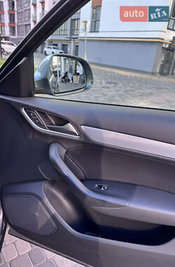 Внедорожник / Кроссовер Audi Q3 2014 в 