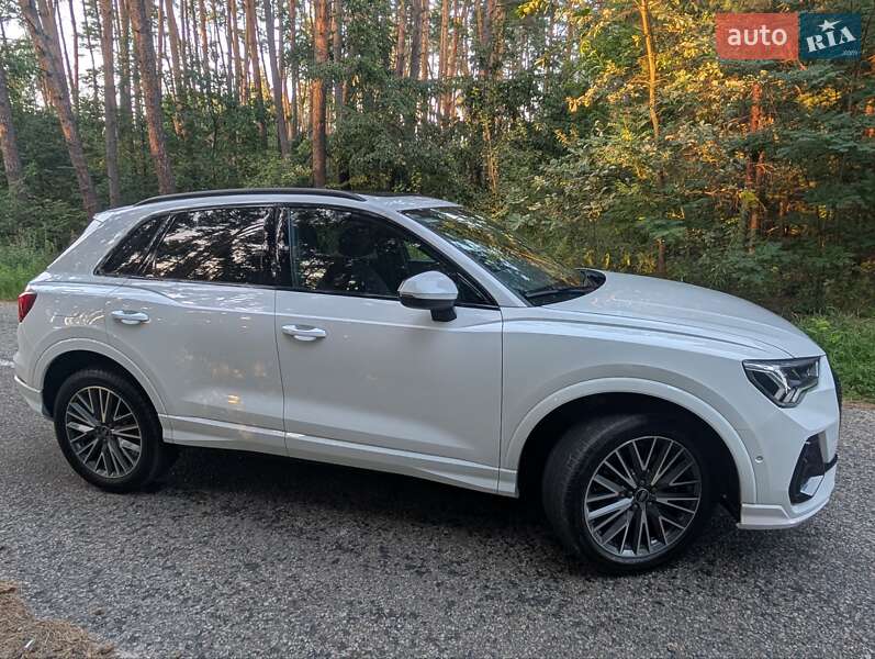 Внедорожник / Кроссовер Audi Q3 2023 в Борисполе